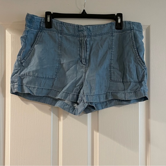LOFT Lightweight Denim Shorts - Picture 1 of 3